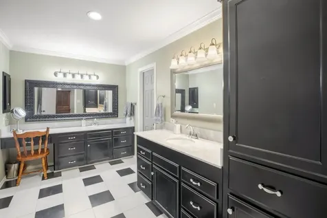 3905 N Briarwood Drive Brenham TX 77833