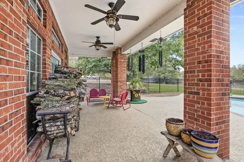 3905 N Briarwood Drive Brenham TX 77833