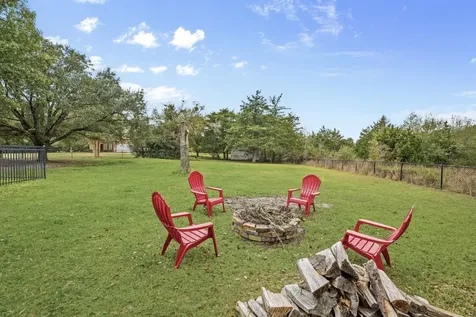 3905 N Briarwood Drive Brenham TX 77833