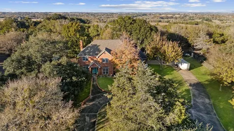 3905 N Briarwood Drive Brenham TX 77833