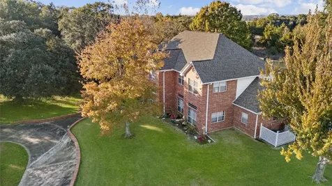 3905 N Briarwood Drive Brenham TX 77833