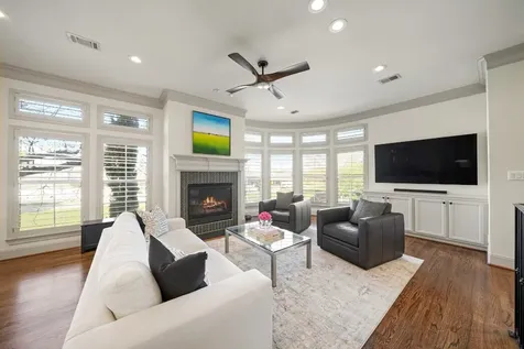 6302 Prague Street Houston TX 77007