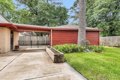 5914 Pine Arbor Drive Houston TX 77066