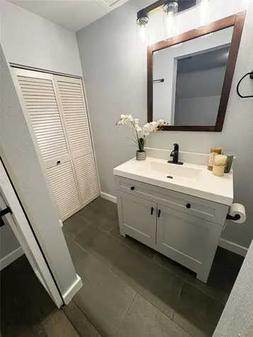 111 Dunbar Estates Drive 404 Friendswood TX 77546