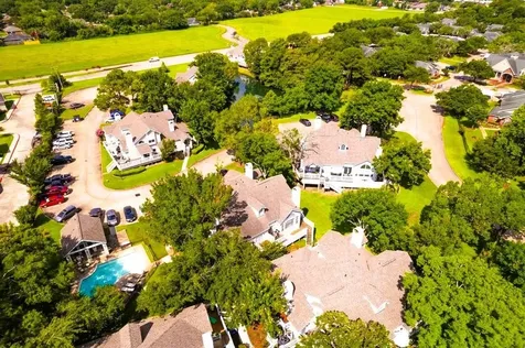 111 Dunbar Estates Drive 404 Friendswood TX 77546