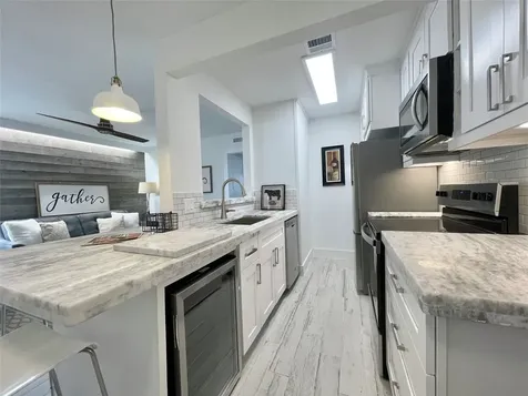 1855 Portsmouth Street 7g Houston TX 77098