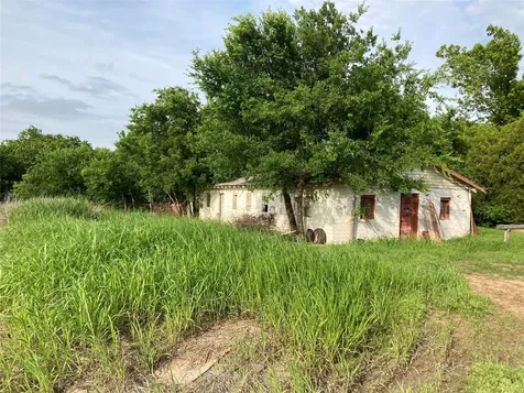 205 S Prairie Avenue Petrolia TX 76377