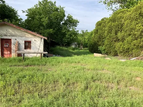 205 S Prairie Avenue Petrolia TX 76377
