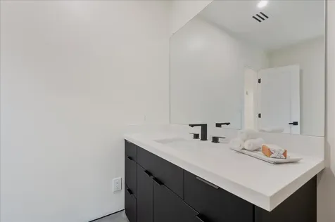 2135 Quenby Street Houston TX 77005