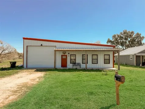 83 Elizabeth Drive Bay City TX 77414