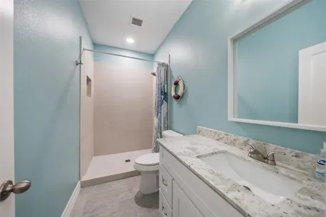 83 Elizabeth Drive Bay City TX 77414