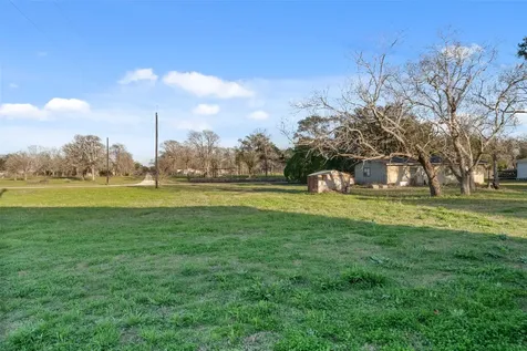 83 Elizabeth Drive Bay City TX 77414