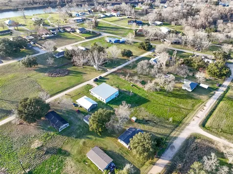 83 Elizabeth Drive Bay City TX 77414