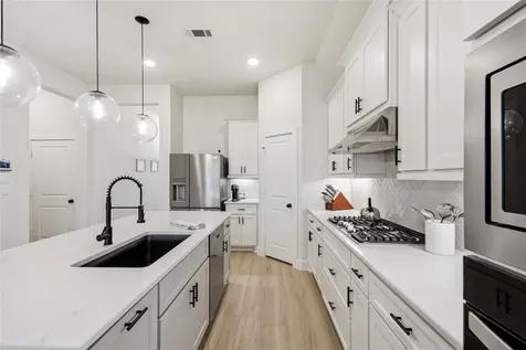 1223 Rolling Crest Drive Missouri City TX 77459