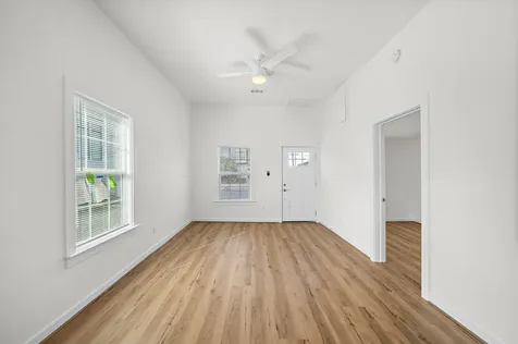 1414 Shearn Street B Houston TX 77007