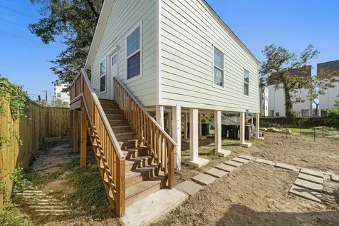 1414 Shearn Street B Houston TX 77007