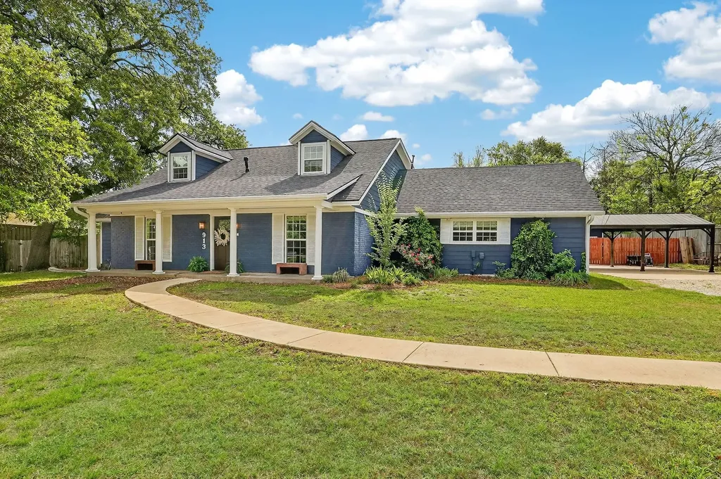 913 Park Lane Bryan TX 77802