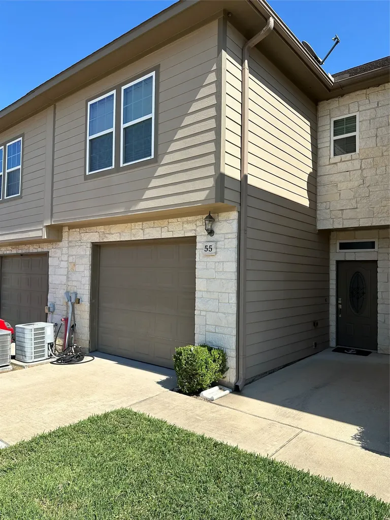 17570 Highway 105 W 55w Montgomery TX 77356