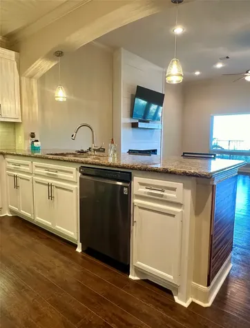 17570 Highway 105 W 55w Montgomery TX 77356