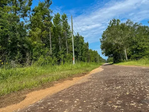 5 County Road 1325 Warren TX 77664
