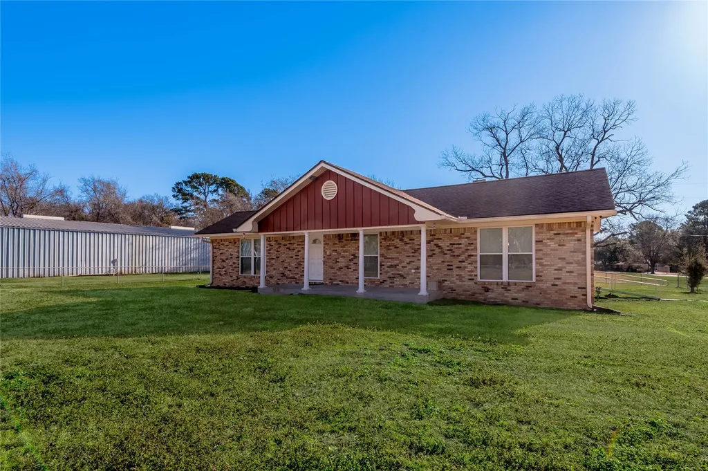 2201 Badger Lane Huntsville TX 77320