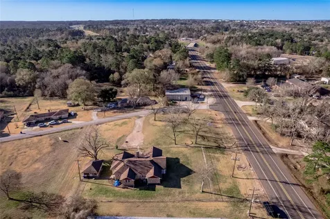 2201 Badger Lane Huntsville TX 77320