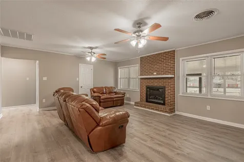 2201 Badger Lane Huntsville TX 77320