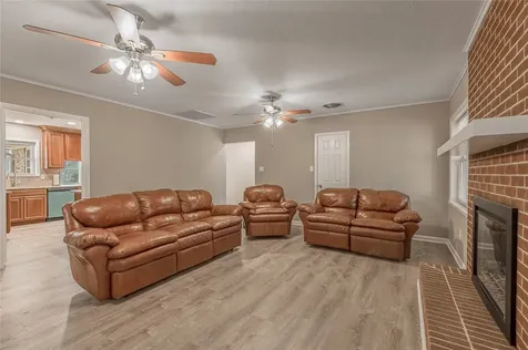 2201 Badger Lane Huntsville TX 77320