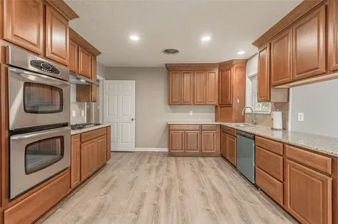 2201 Badger Lane Huntsville TX 77320