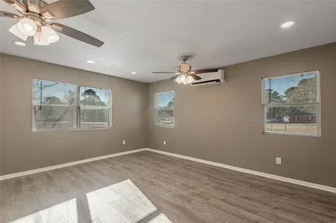2201 Badger Lane Huntsville TX 77320