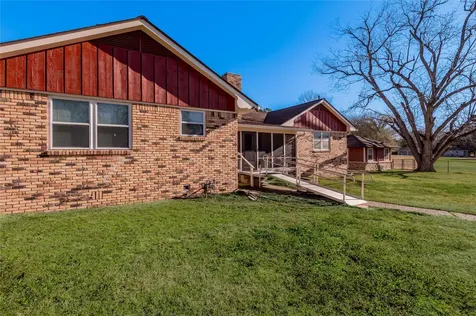 2201 Badger Lane Huntsville TX 77320