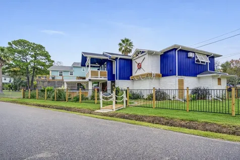 2108 Knollwood Street Kemah TX 77565