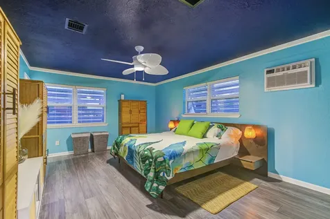 2108 Knollwood Street Kemah TX 77565