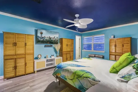 2108 Knollwood Street Kemah TX 77565