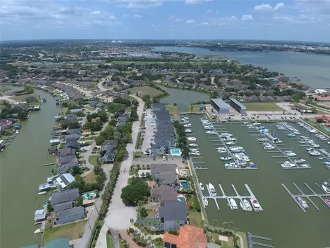 2108 Knollwood Street Kemah TX 77565