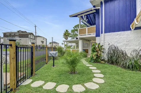 2108 Knollwood Street Kemah TX 77565