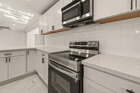 5674 Hazen Street Houston TX 77081