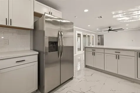 5674 Hazen Street Houston TX 77081