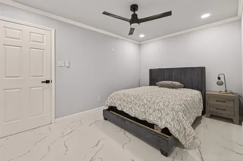5674 Hazen Street Houston TX 77081