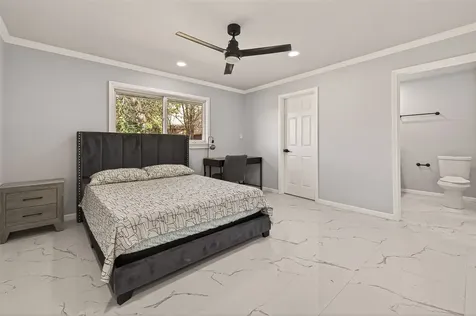 5674 Hazen Street Houston TX 77081