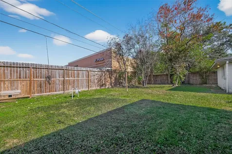5674 Hazen Street Houston TX 77081