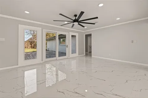 5674 Hazen Street Houston TX 77081