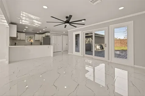 5674 Hazen Street Houston TX 77081