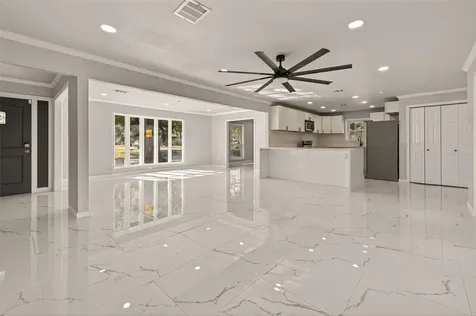 5674 Hazen Street Houston TX 77081