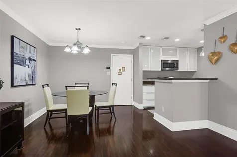 2379 Briarwest Boulevard 85 Houston TX 77077