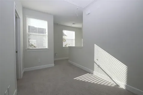 506 W Donovan G Houston TX 77091