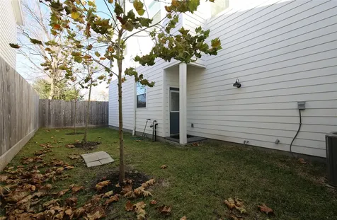 506 W Donovan G Houston TX 77091
