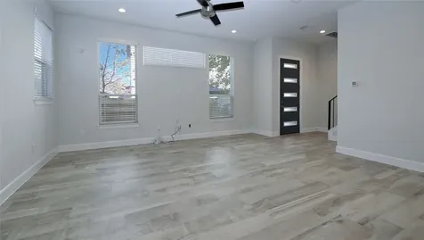 506 W Donovan G Houston TX 77091