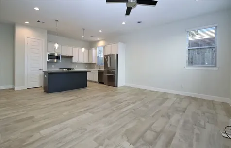 506 W Donovan G Houston TX 77091