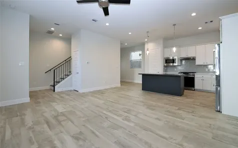 506 W Donovan G Houston TX 77091
